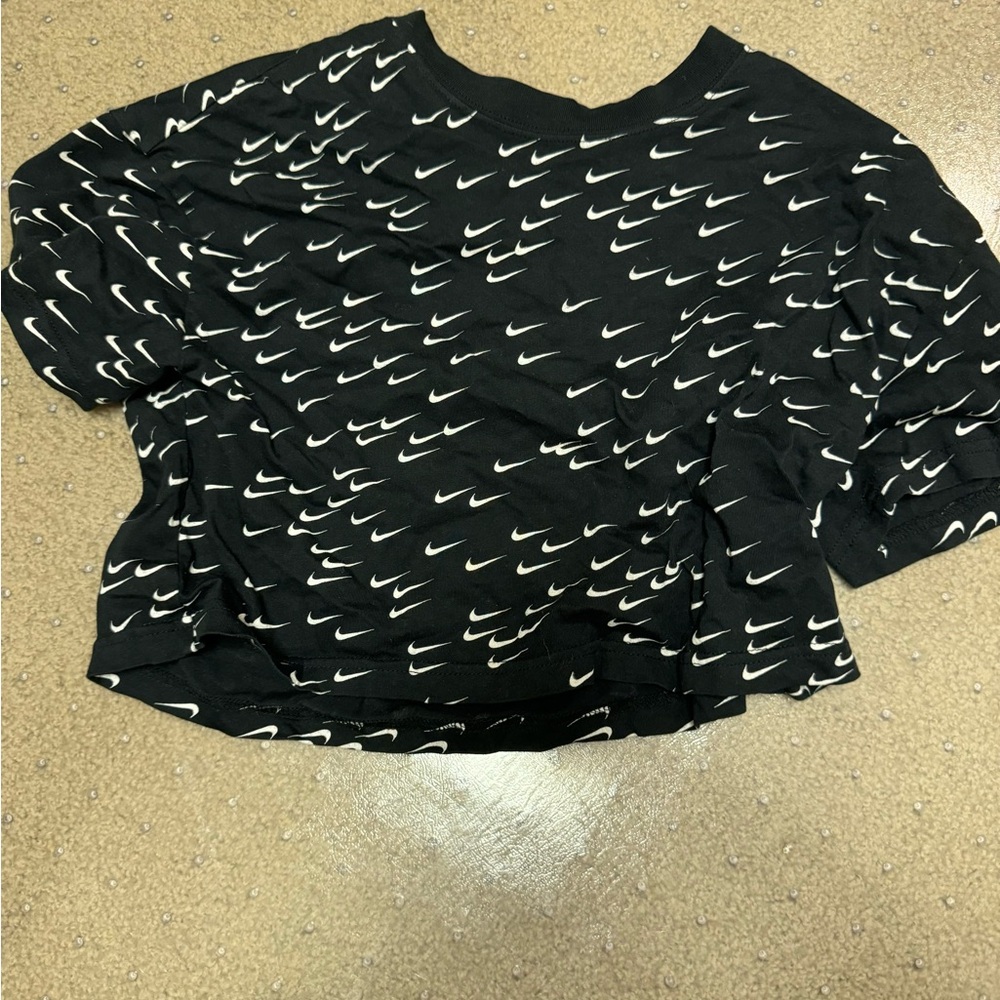 nike cropped vintage tee